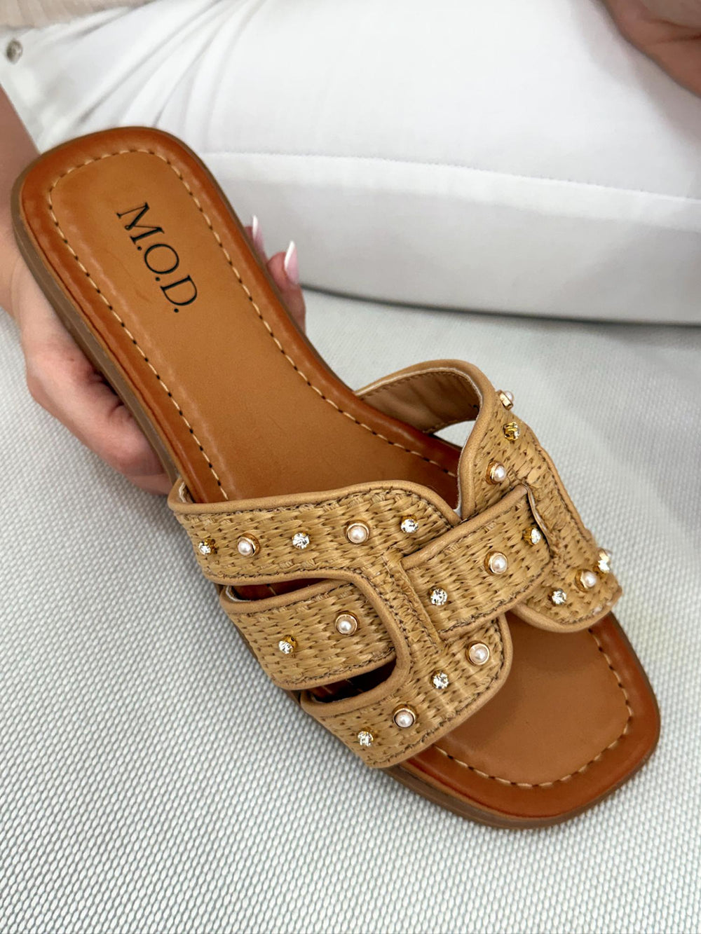 Women Slippers and Mules G107 - BEIGE