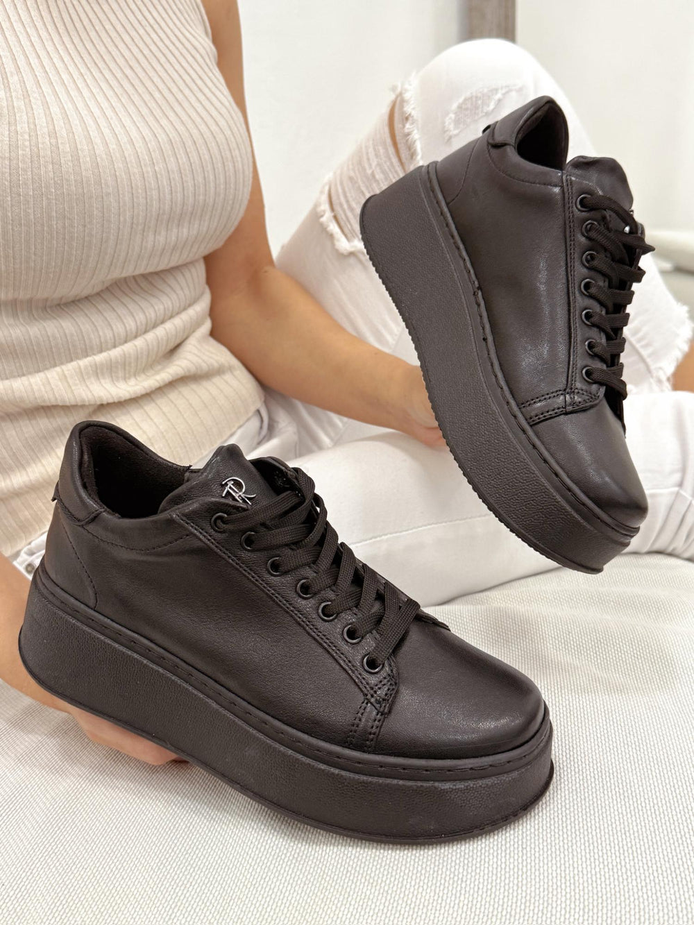Leder-Sneaker G043 – SCHWARZ