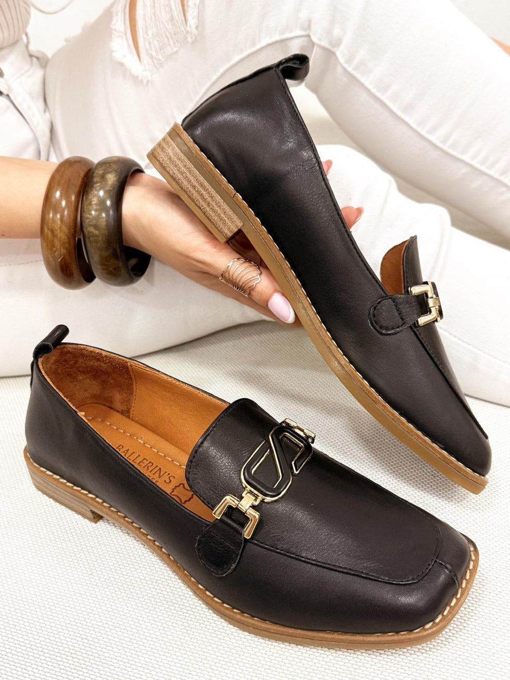 Flat leather shoes G195 - BLACK