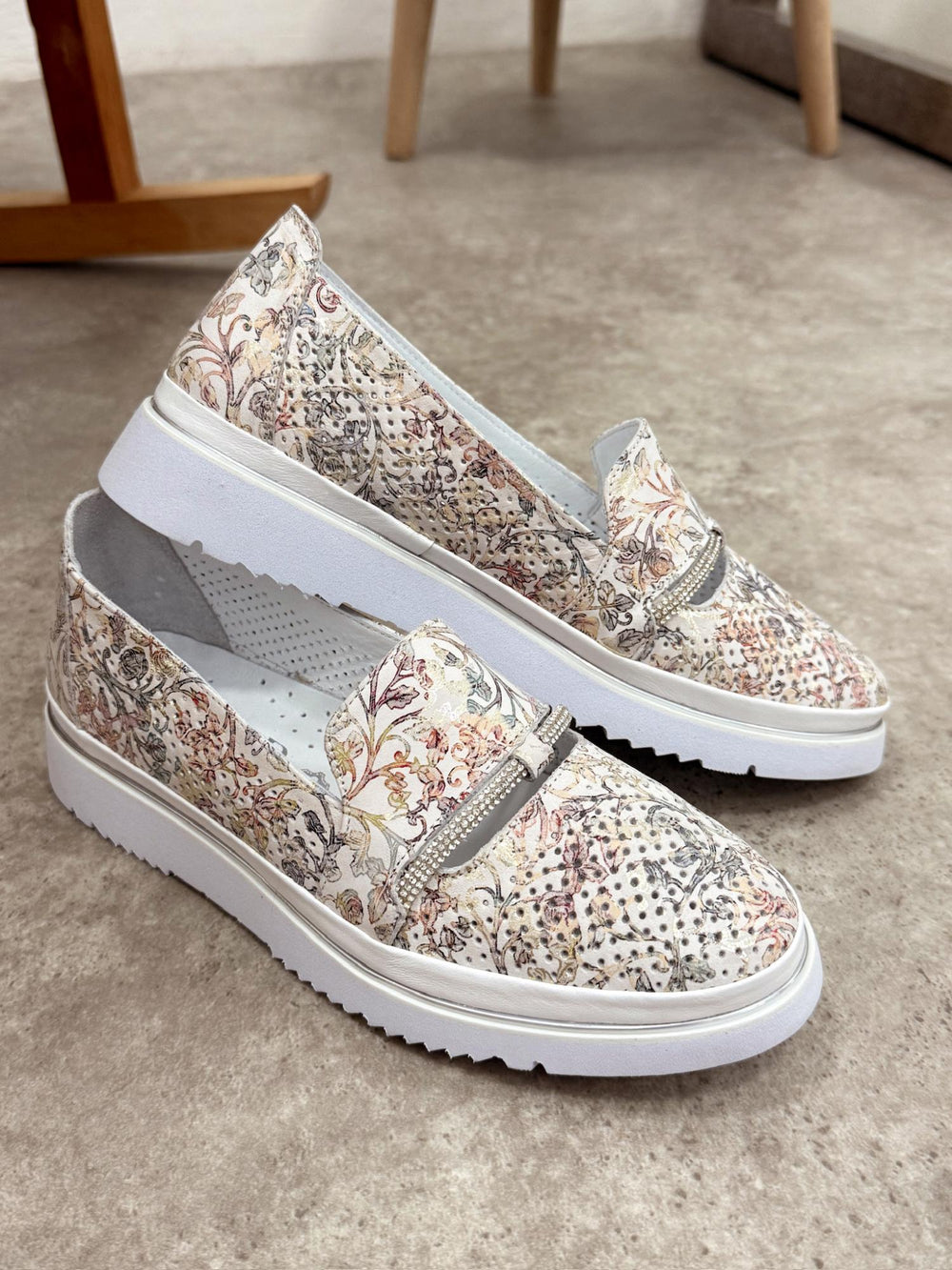 Flat leather shoes G130 - LIGHT BEIGE