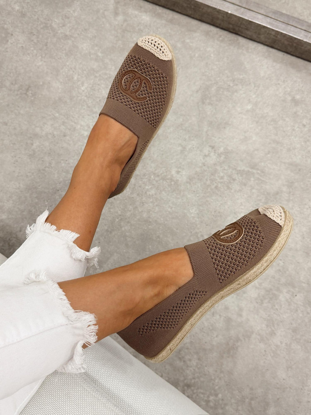 Flache Damenschuhe G322 - BROWN