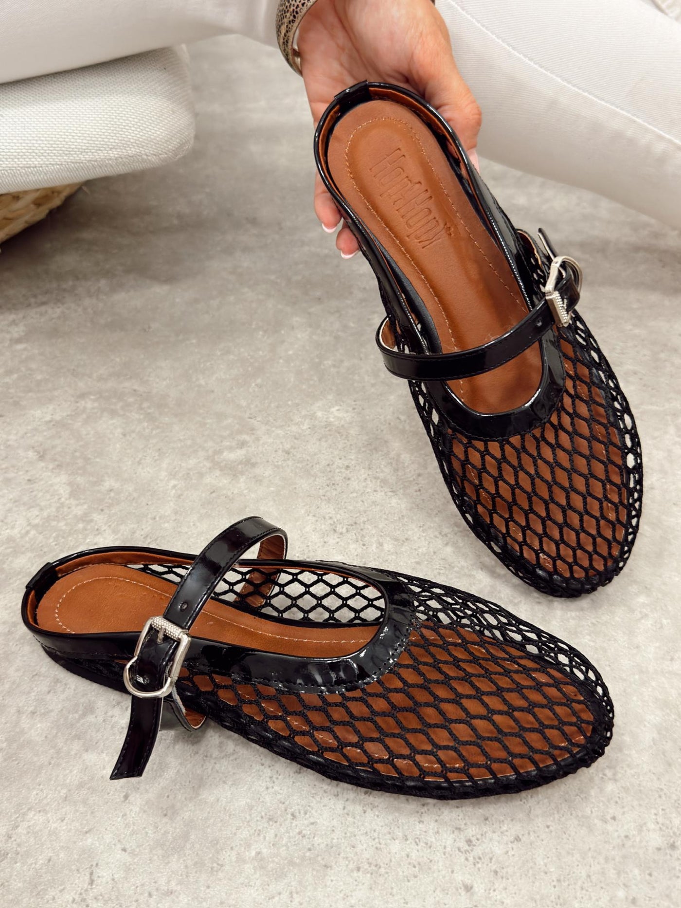 Women Slippers and Mules G513 - BLACK