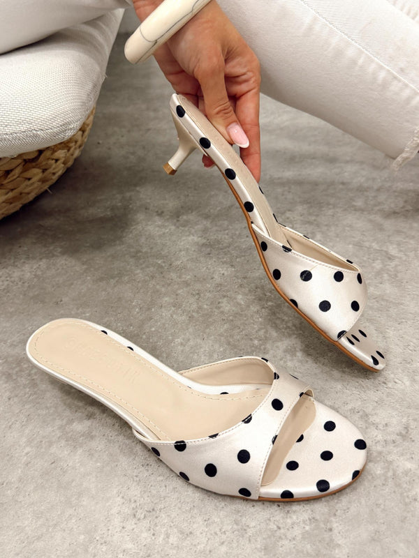 Women Slippers and Mules G491 - WHITE