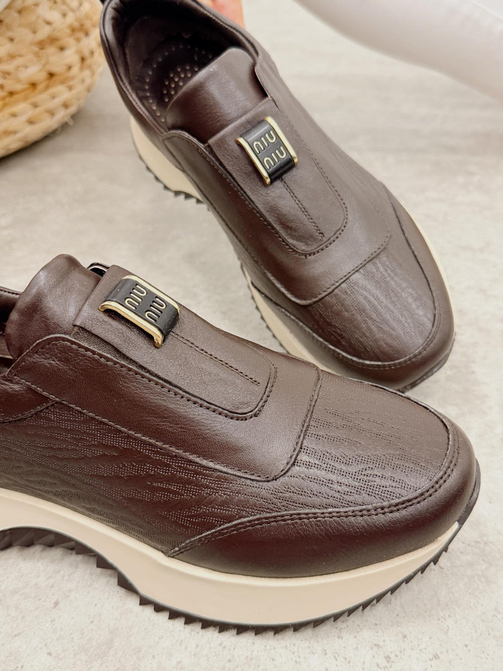 Leather sneakers G455 - BROWN