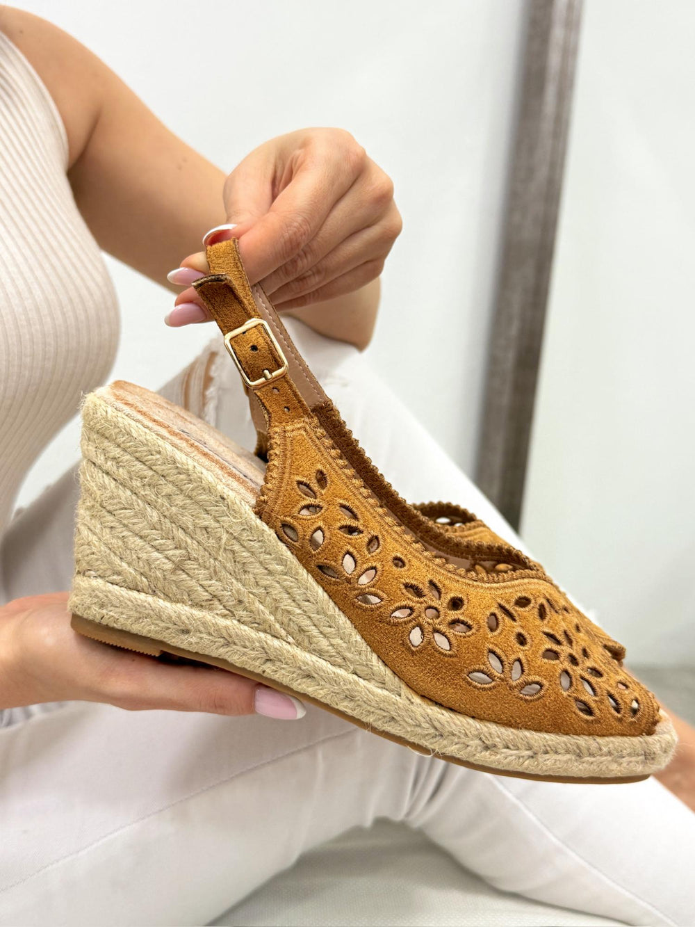 Women sandals G224 - CAMEL