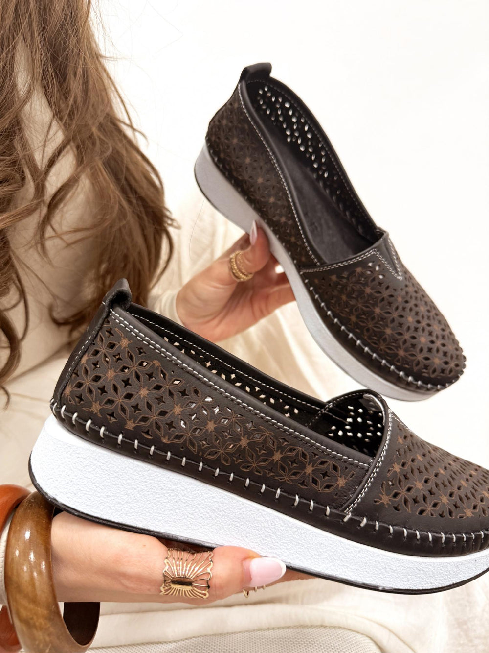 Flat leather shoes G167 - BLACK