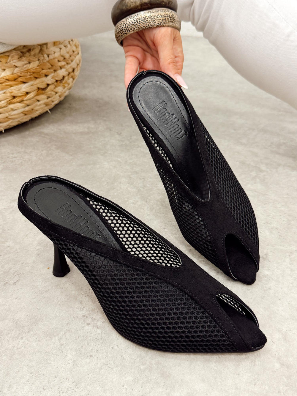 Women Slippers and Mules G520 - BLACK