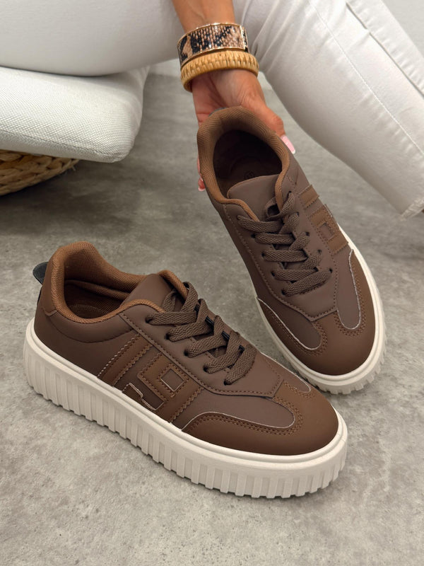 Women sneakers G347 - BROWN
