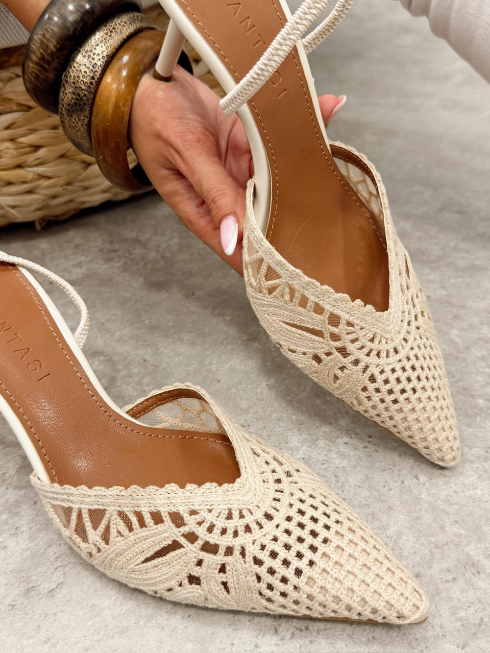 Women sandals G356 - BEIGE