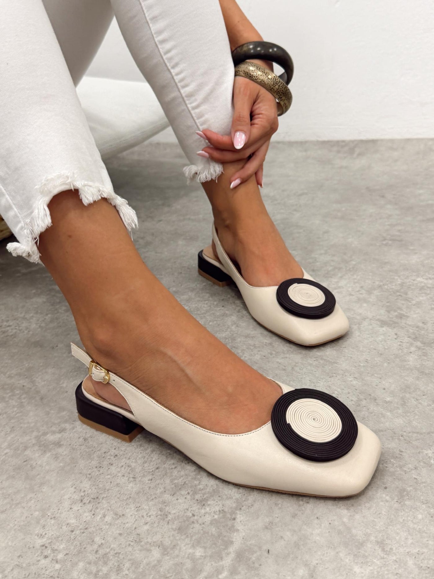 Leather sandals G389 - BEIGE