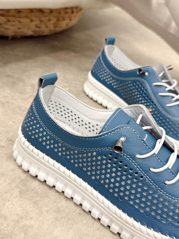 Leather sneakers G398 - BLUE