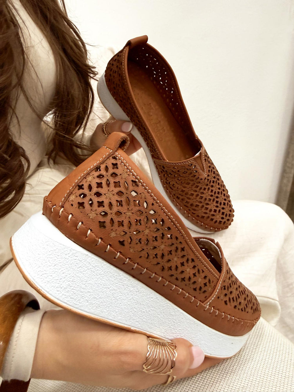 Flat leather shoes G167 - CAMEL