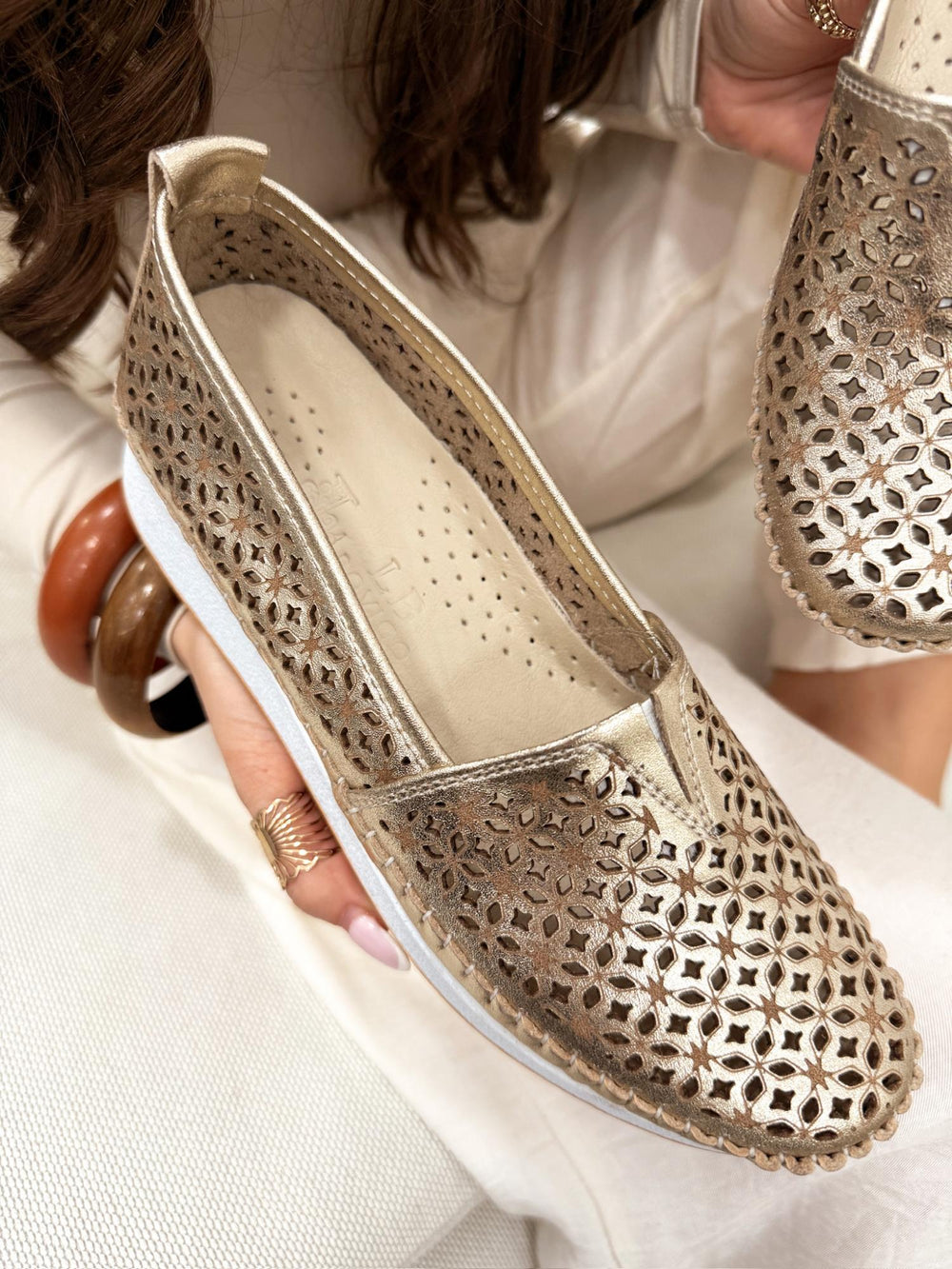 Flat leather shoes G167 - GOLD