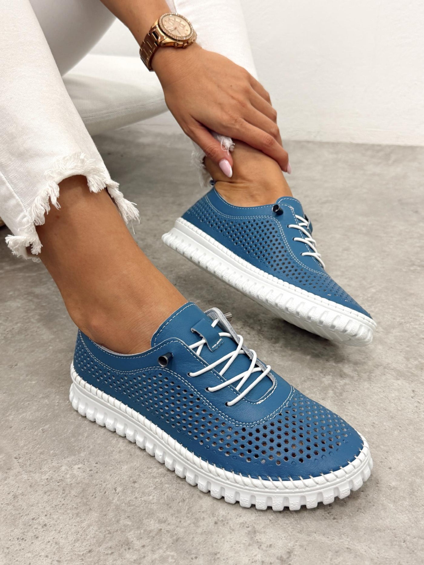 Leather sneakers G398 - BLUE