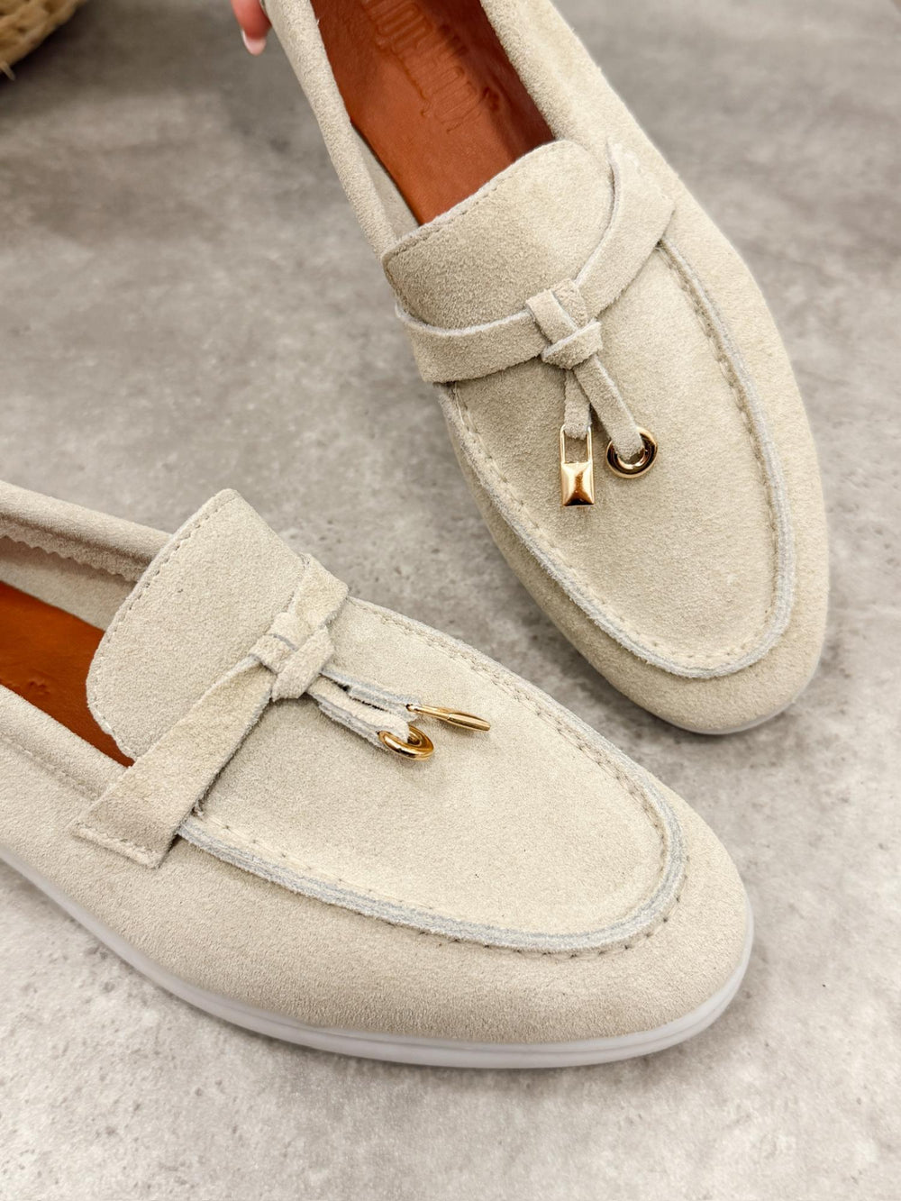 Flat leather shoes G518 - LIGHT BEIGE