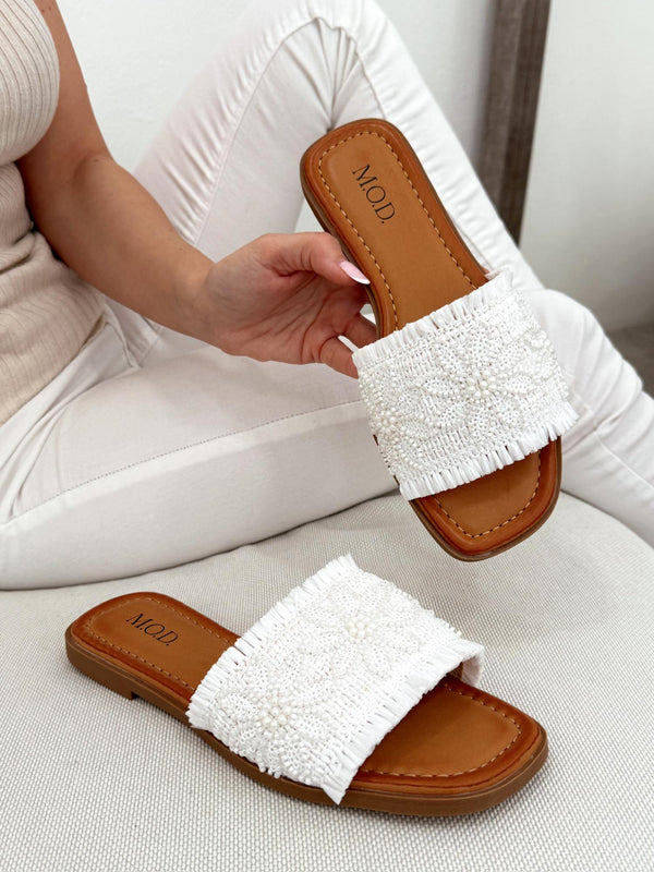 Women Slippers and Mules G106 - WHITE