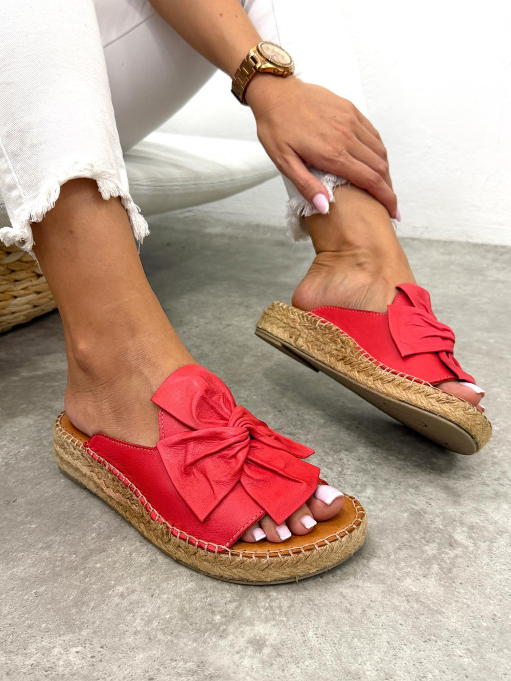 Leather slippers G410 - RED