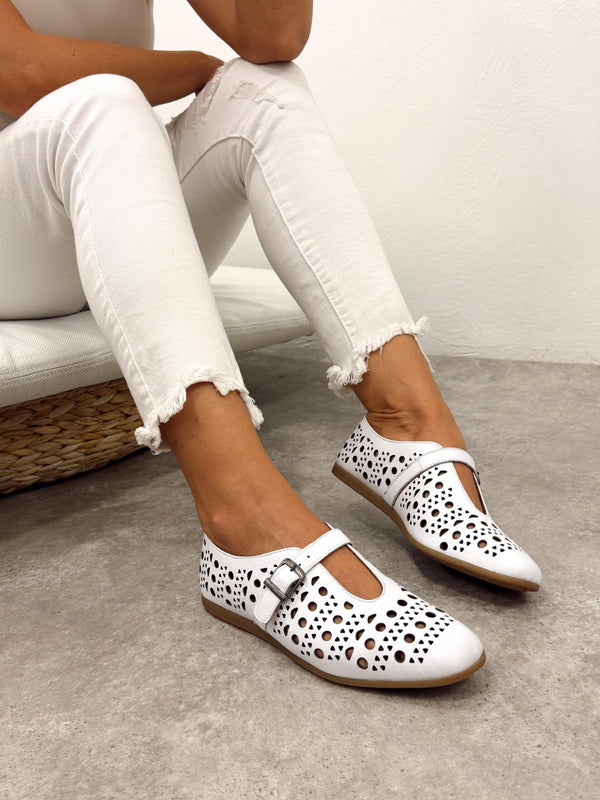 Flat leather shoes G422 - WHITE