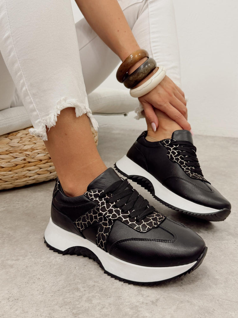 Leather sneakers
