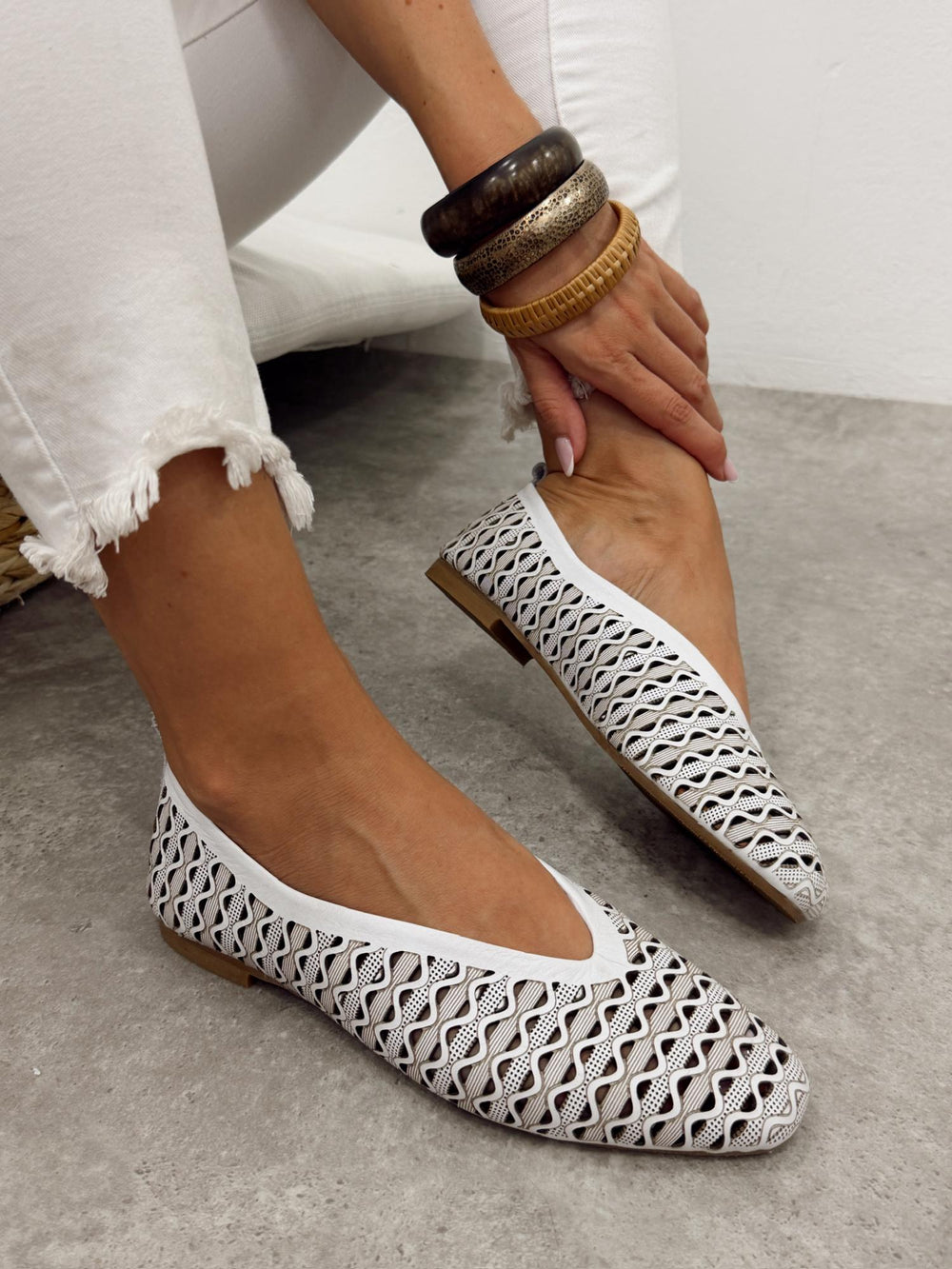 Flat leather shoes G465 - WHITE