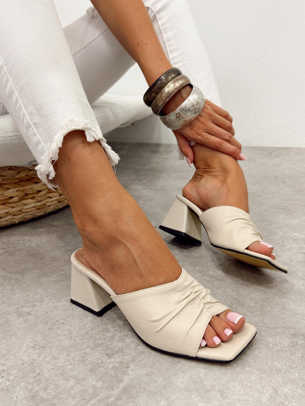 Women Slippers and Mules G478 - LIGHT BEIGE