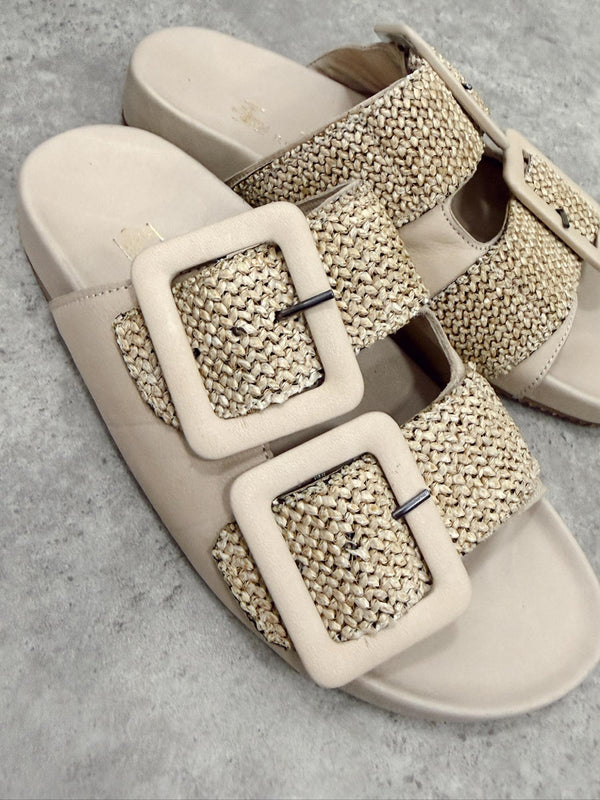 Leather slippers G403 - BEIGE