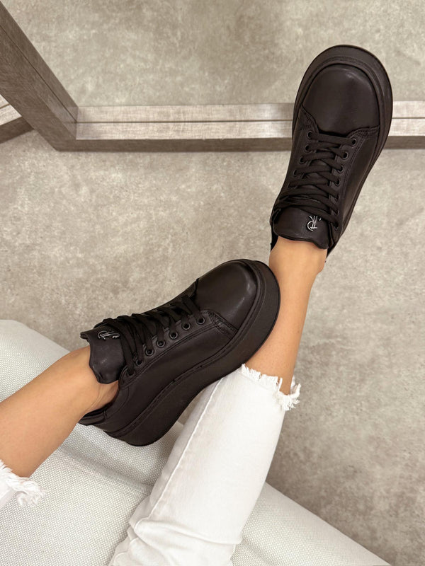 Leather sneakers G043 - BLACK