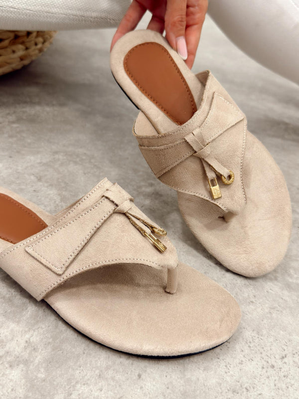 Women Slippers and Mules G503 - BEIGE