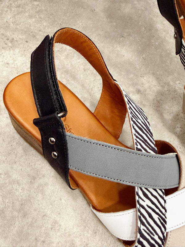 Leather sandals G469 - BLACK