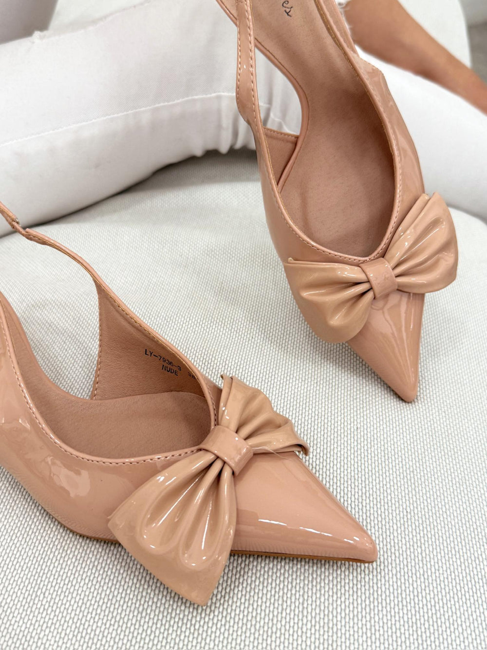 Women sandals G011 - BEIGE