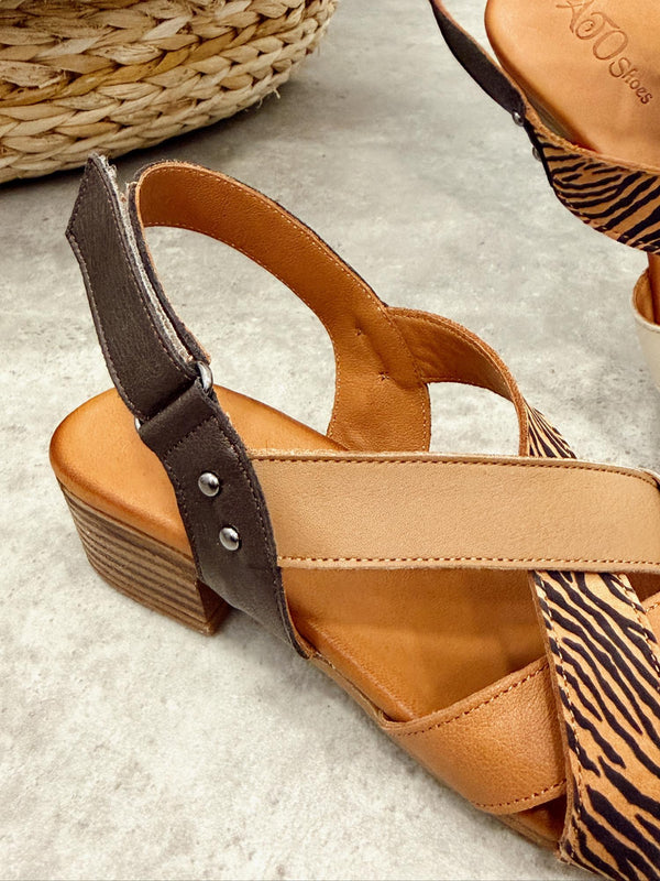 Leather sandals G469 - CAMEL