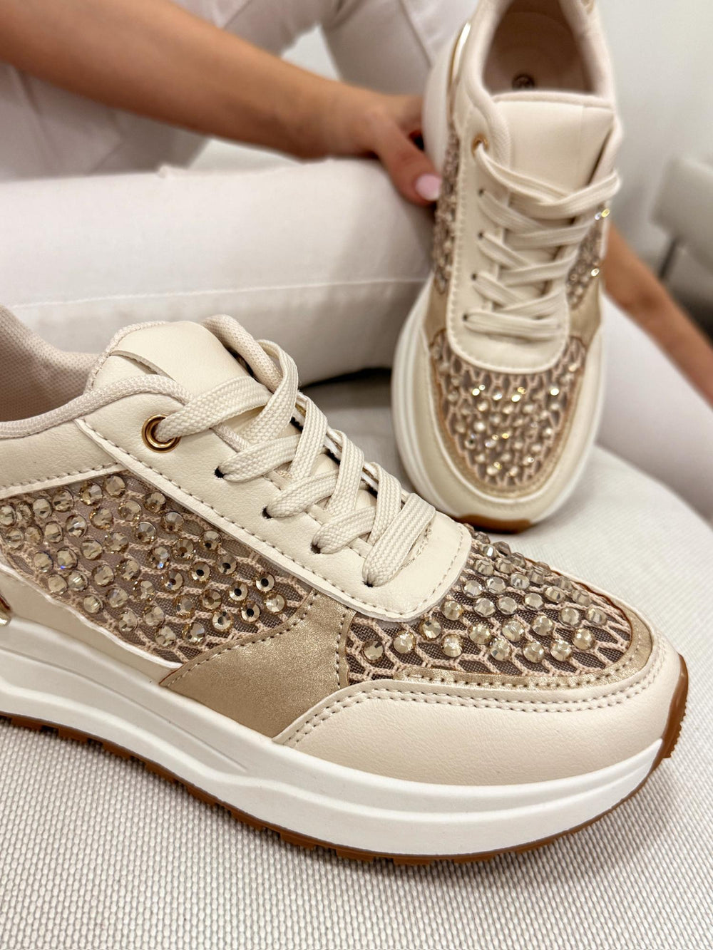 Women sneakers G035 - BEIGE