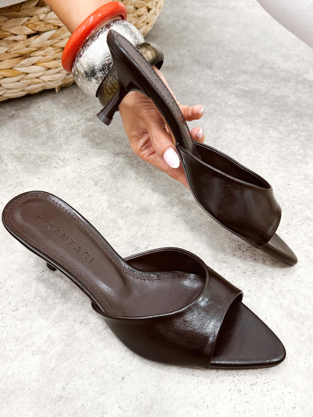 Women Slippers and Mules G351 - BROWN