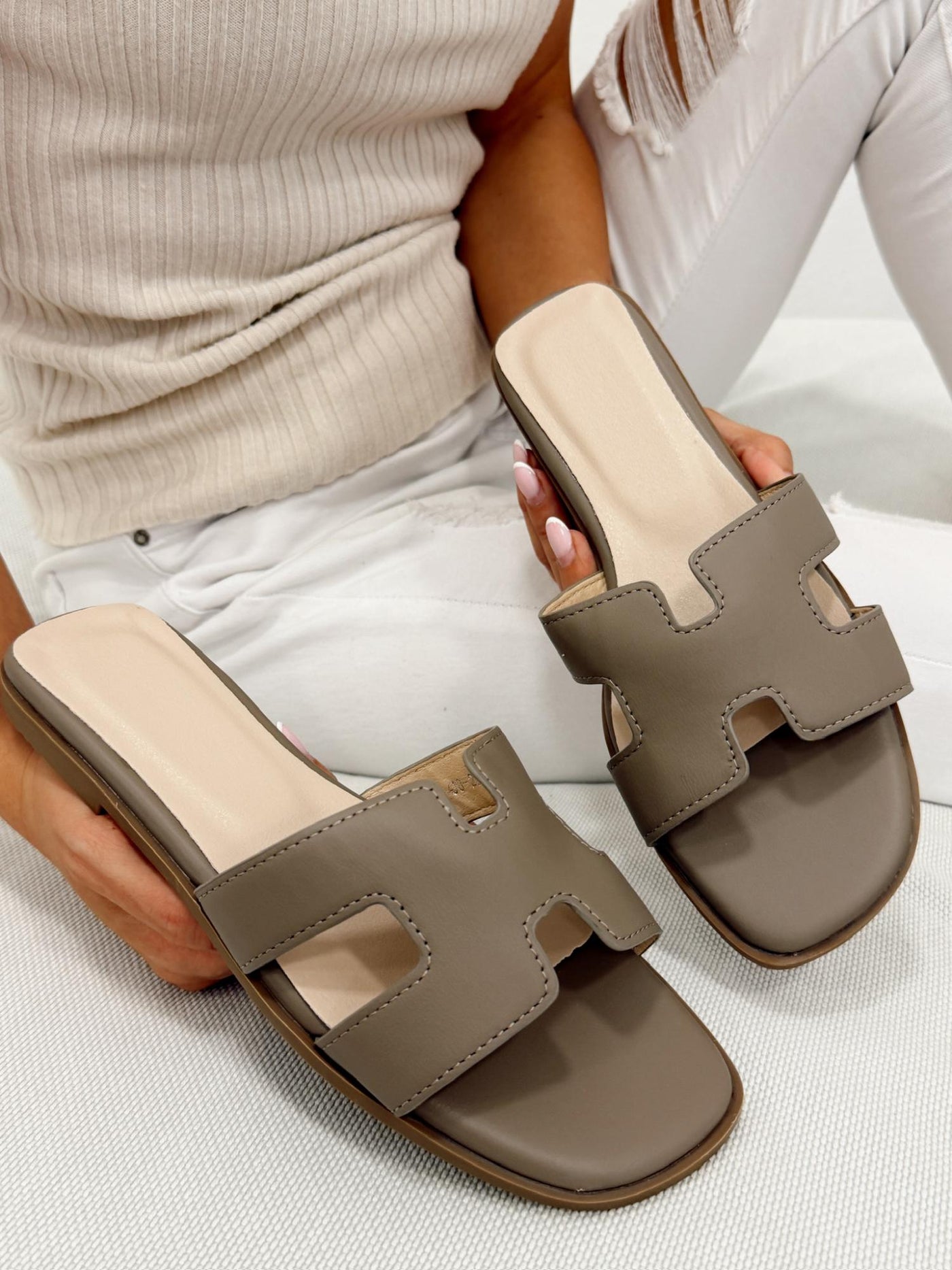 Women Slippers and Mules G333 - GREY