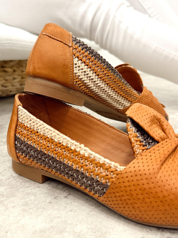 Flat leather shoes G418 - CAMEL