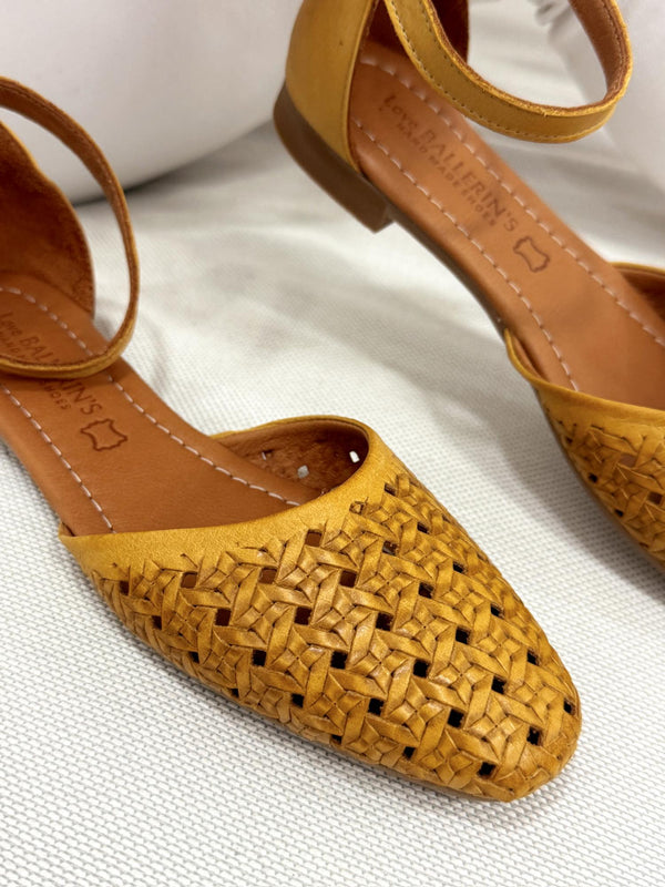 Leather sandals G202 - OCHRE