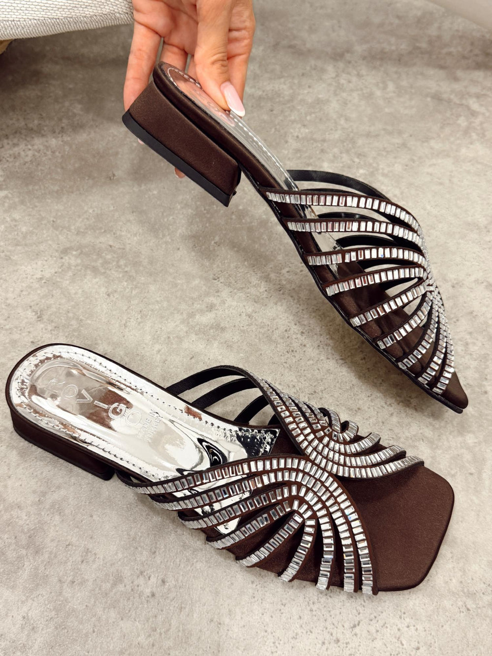 Women Slippers and Mules G480 - BROWN