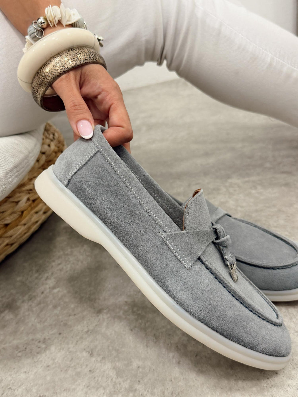 Flat leather shoes G459 - GREY