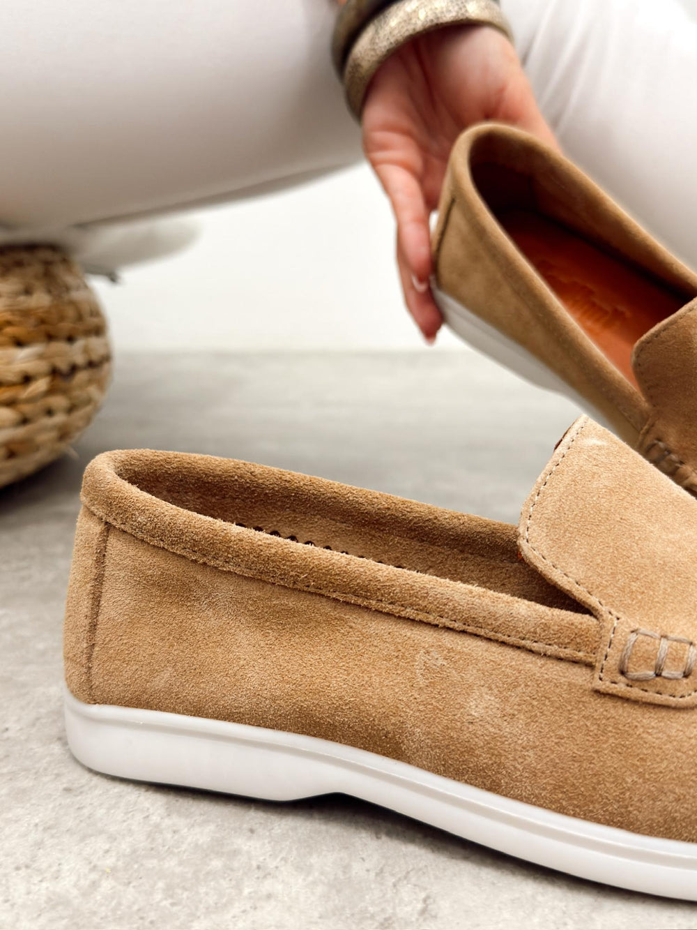 Flat leather shoes G517 - BEIGE