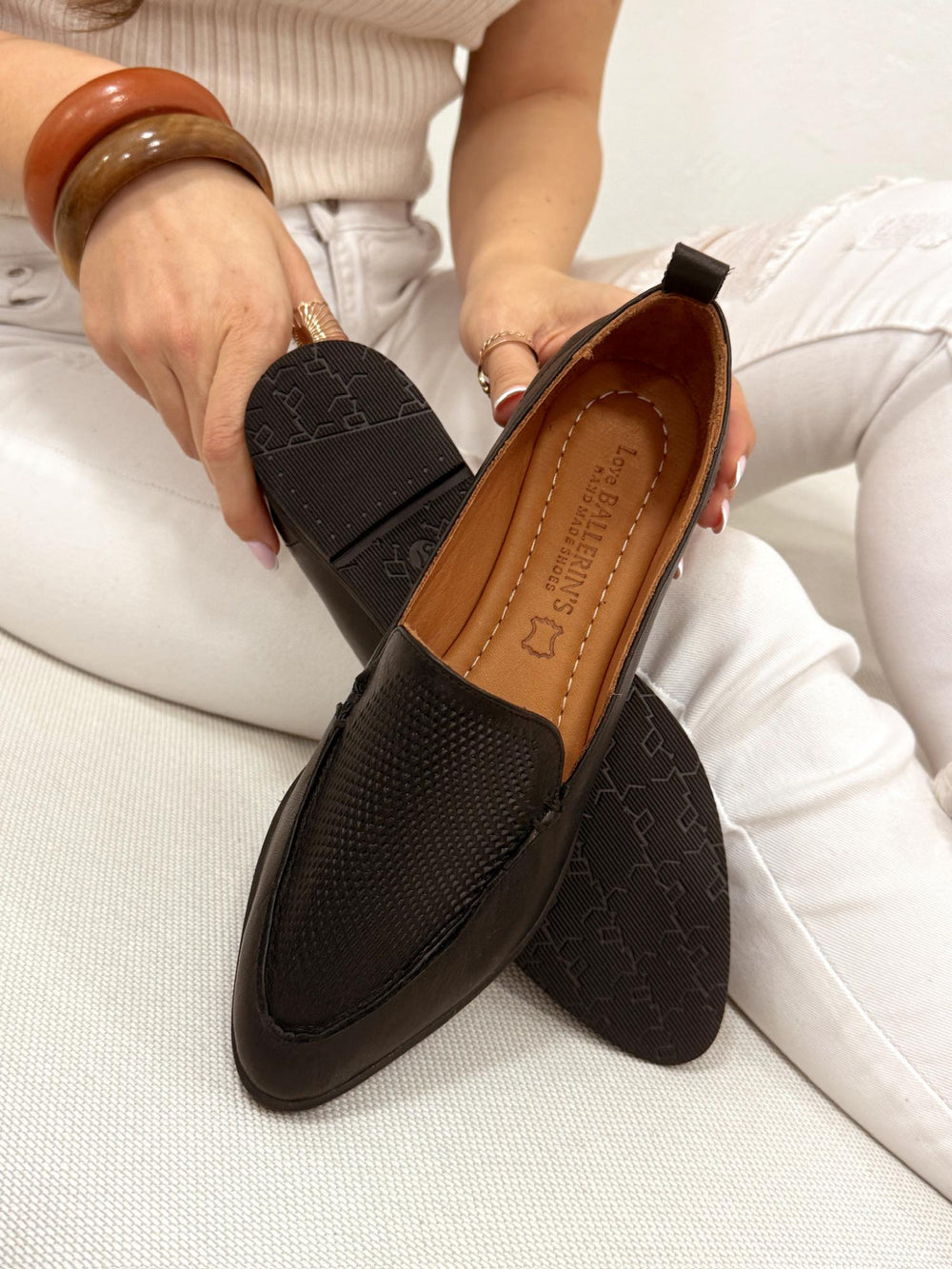 Flat leather shoes G194 - BLACK