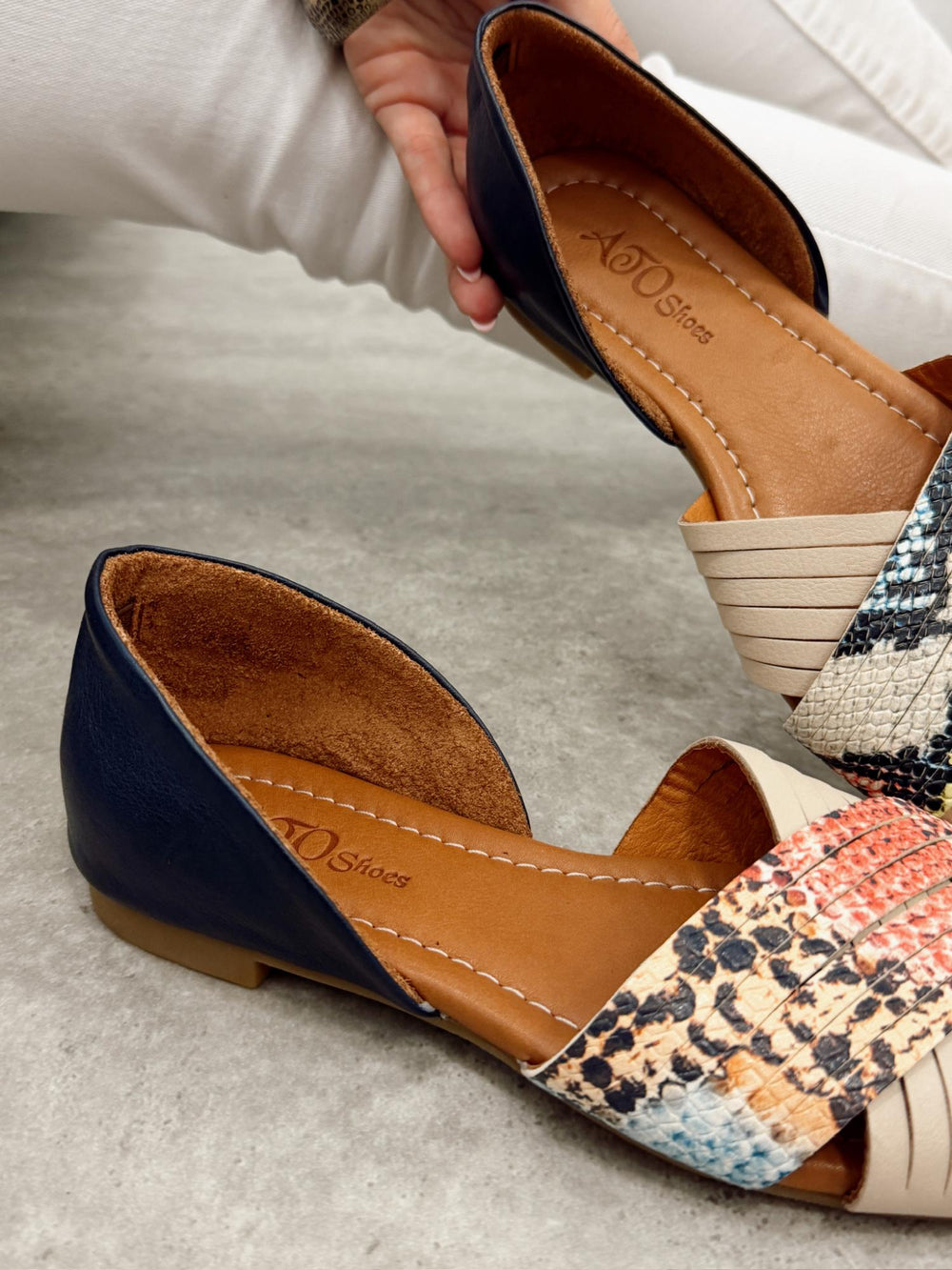 Leather sandals G473 - NAVY