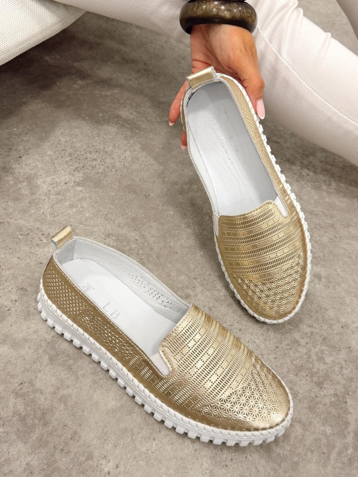 Flache Lederschuhe G397 – GOLD