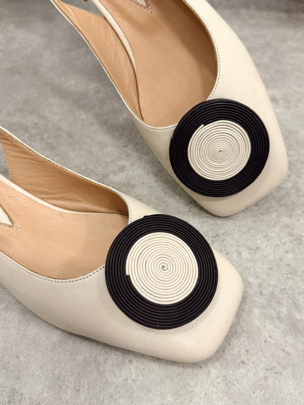 Leather sandals G389 - BEIGE