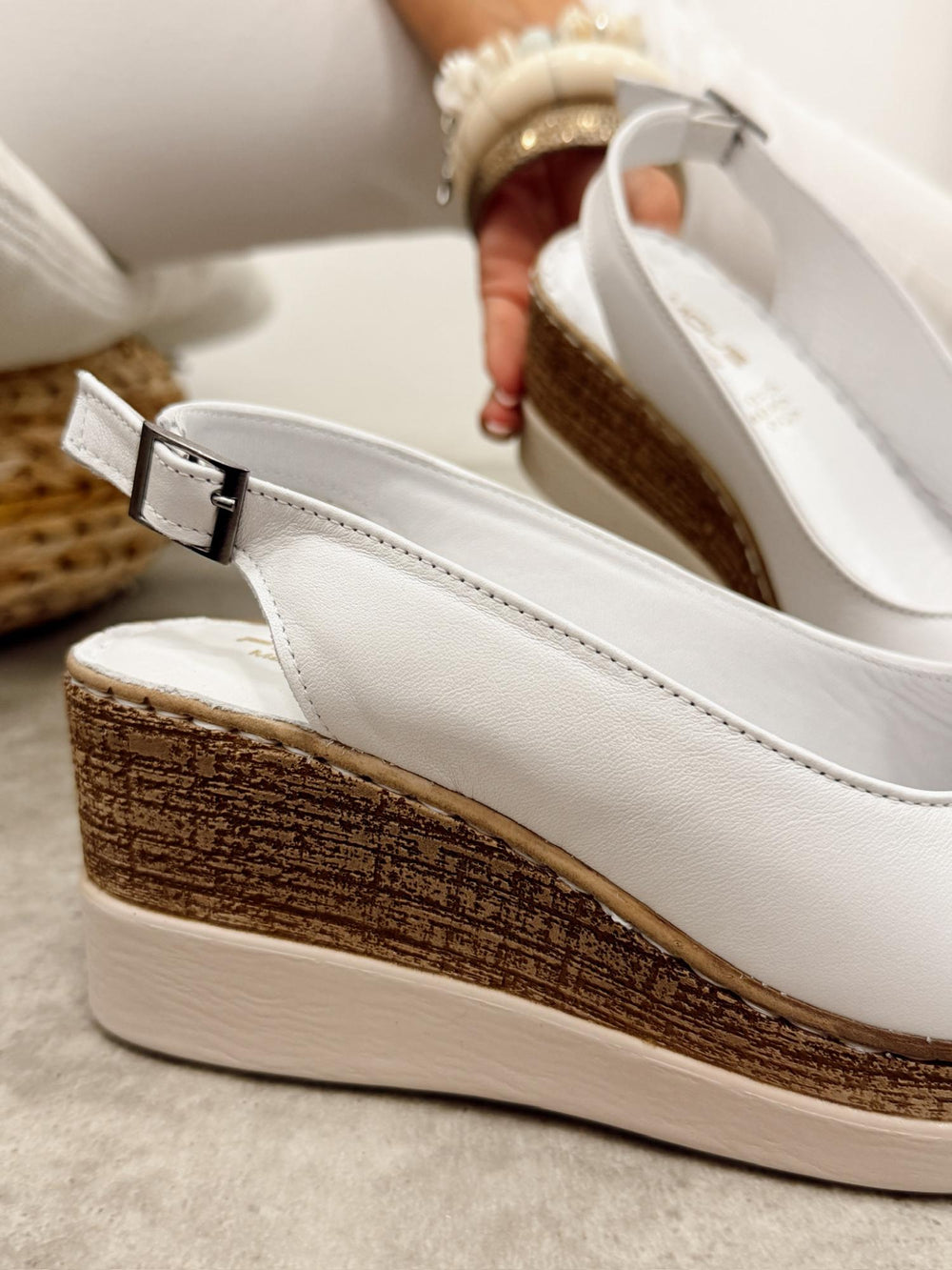Leather sandals G475 - WHITE