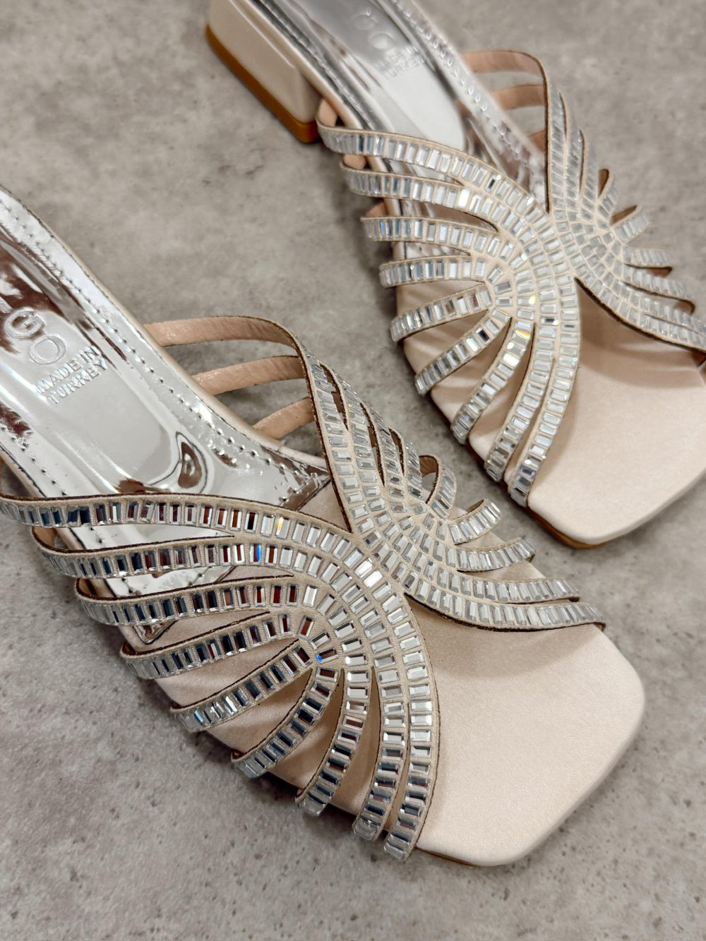 Women Slippers and Mules G480 - BEIGE