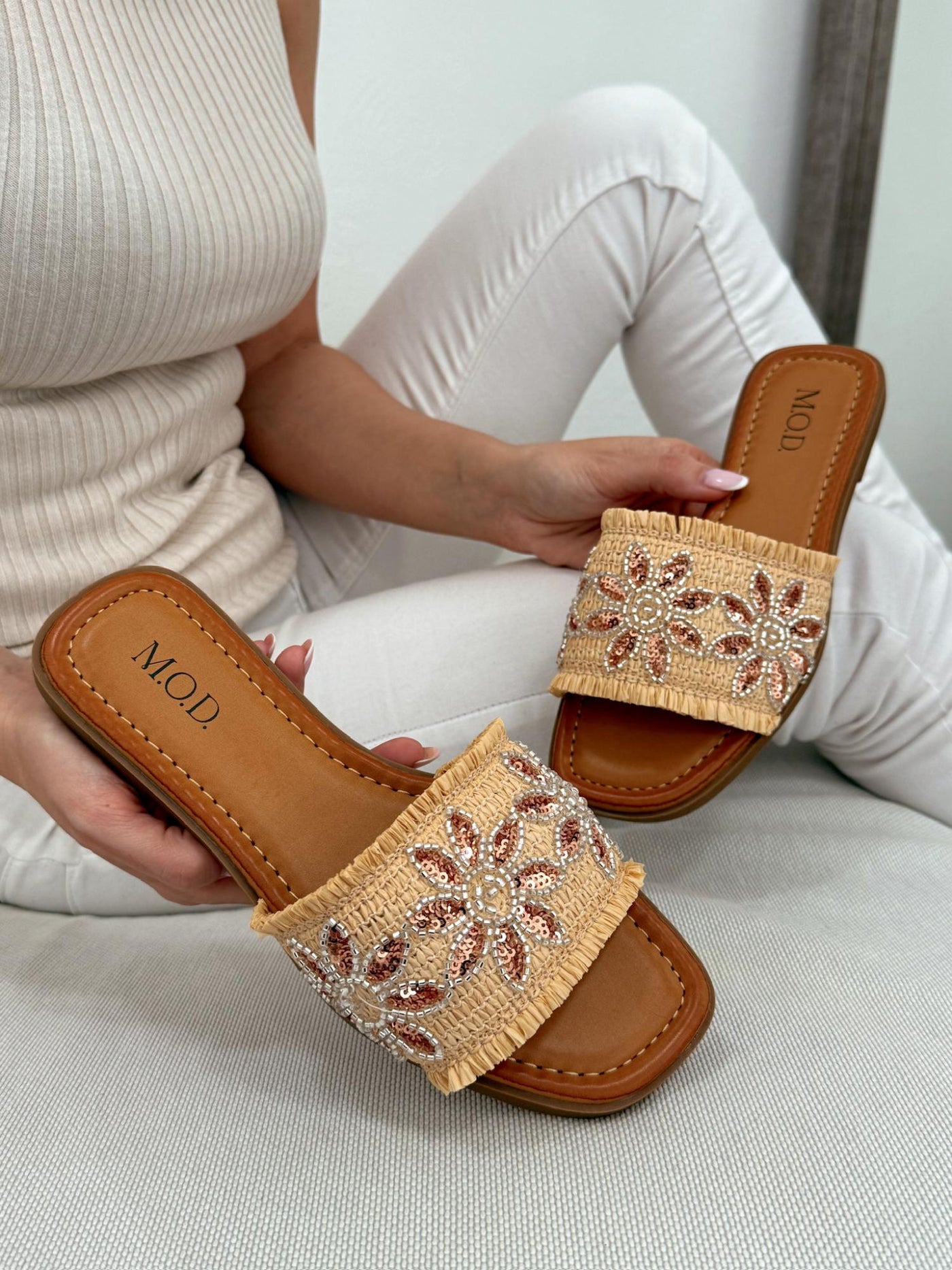 Damen Pantoletten und Mules G106 - BEIGE