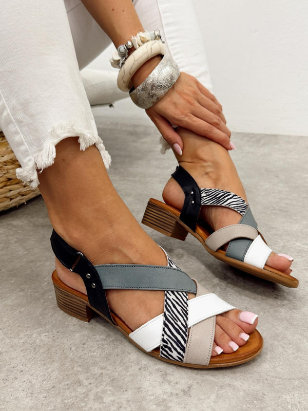 Leather sandals G469 - BLACK