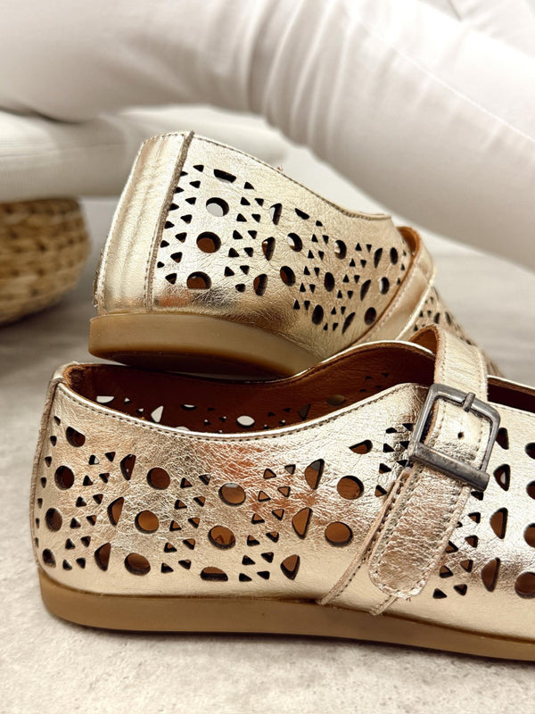 Flat leather shoes G422 - GOLD