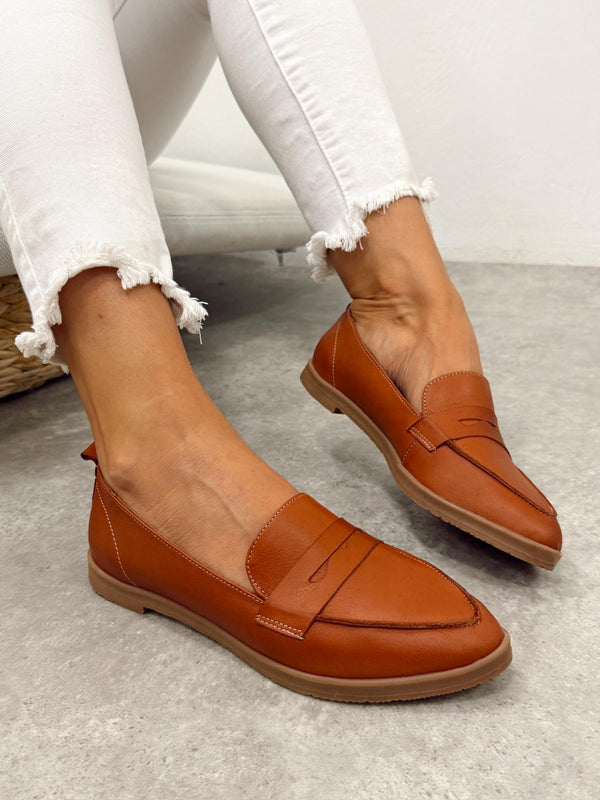 Flat leather shoes G420 - BROWN