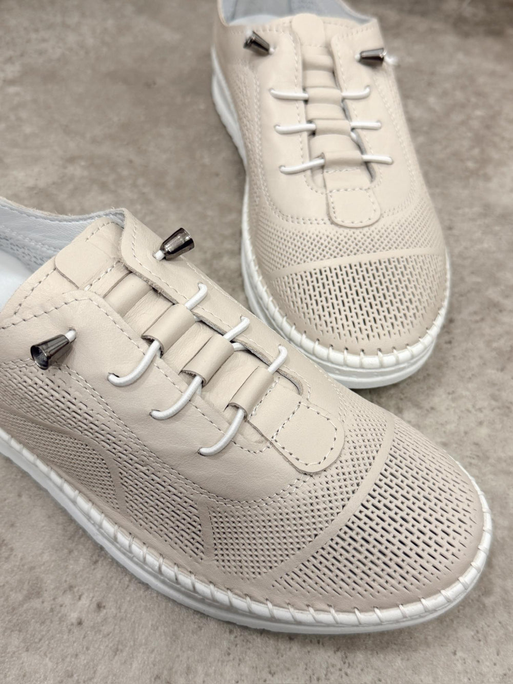 Adidași din piele G399 - BEJ DESCHIS